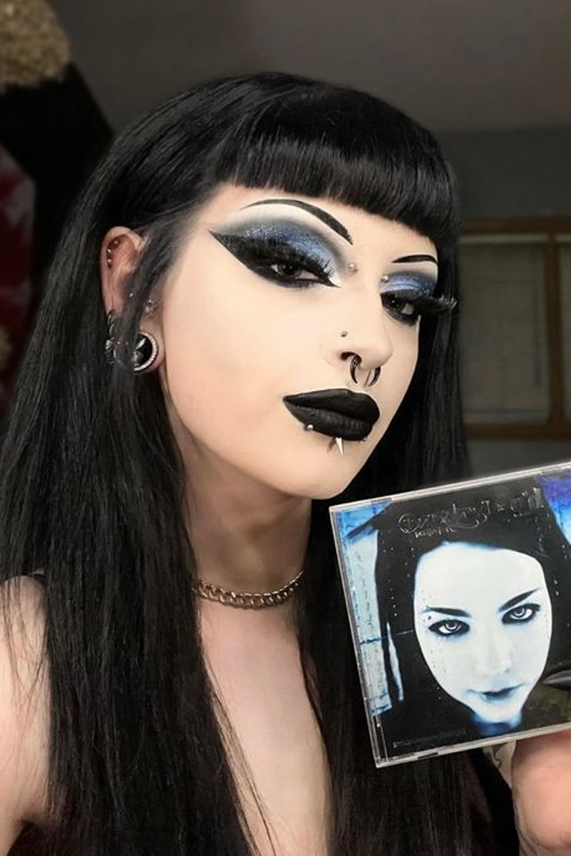 15 Pretty Goth Makeup Looks You Must Try this Summer — Moonsugarbeauty